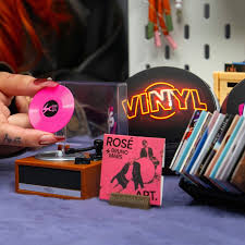 ZURU- Mini Brands Really Works Vinyl Playset Series 1